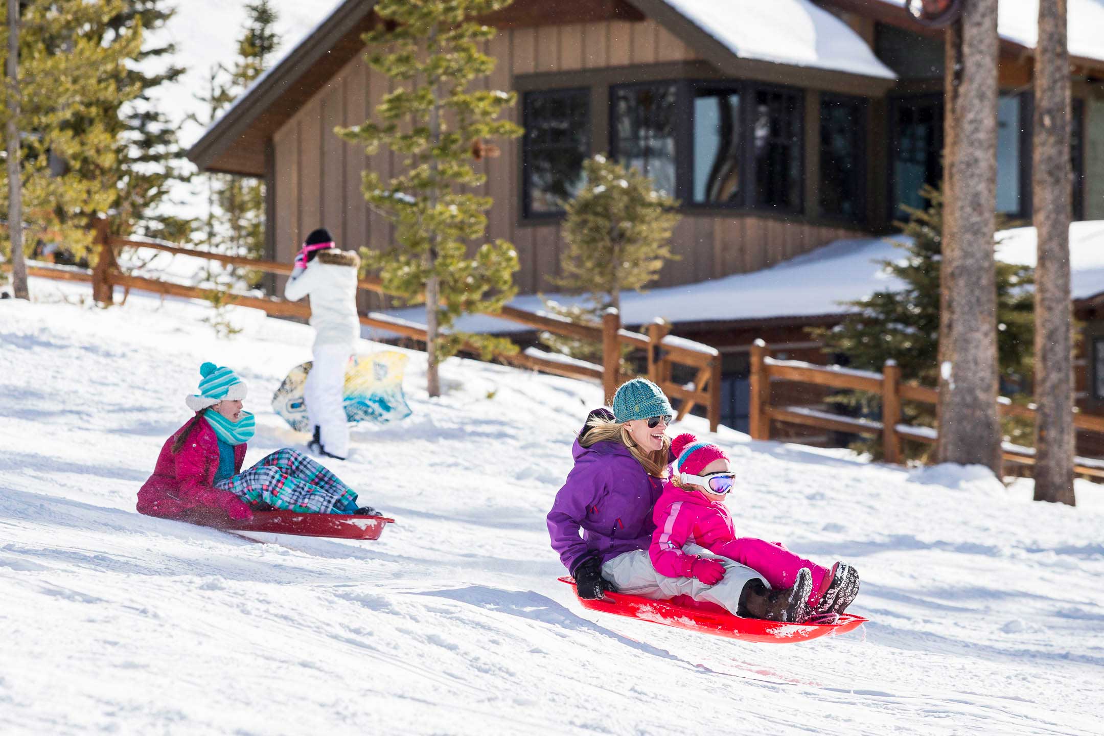 See These Ideas for Winter Family Vacation on a Budget
